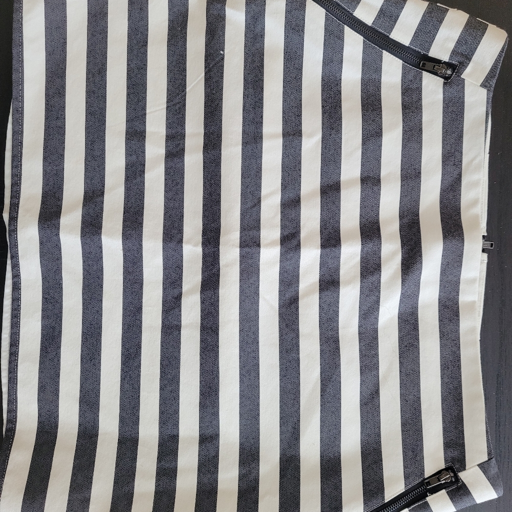 Mini sailor skirt
